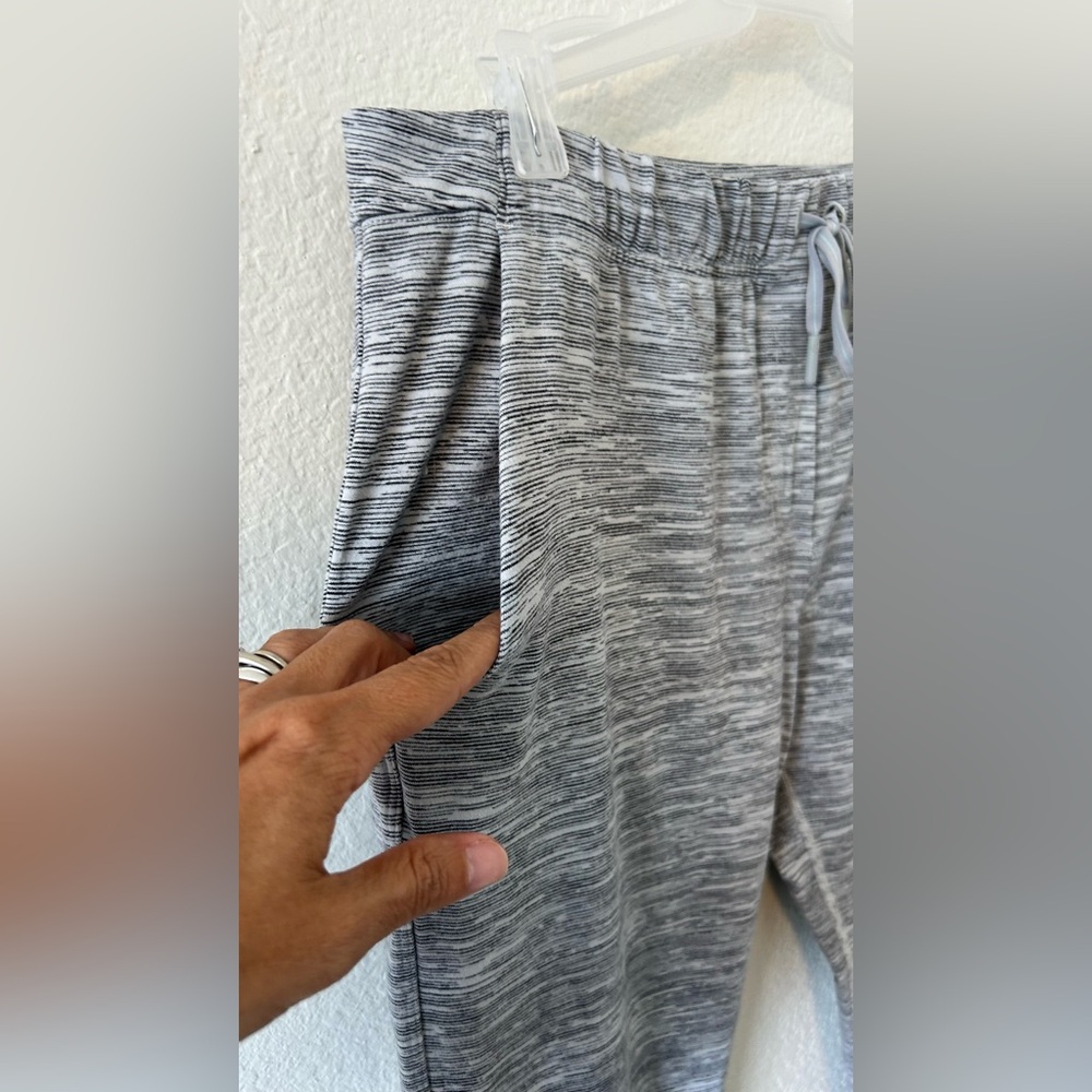 Lululemon Jet Pant Wee Are From Space Drawstring Pockets Soft Luon SZ 8* - Picture 4 of 9